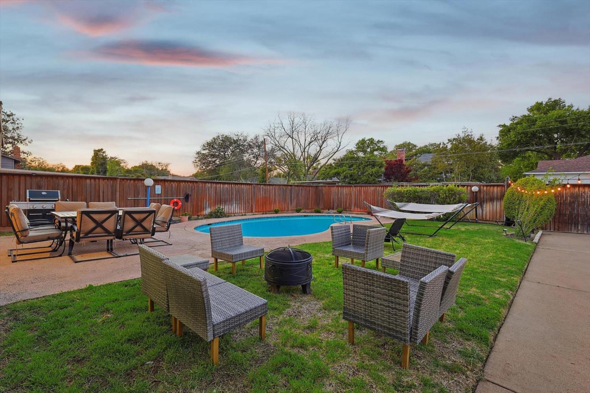Spectacular 6Br 2,5Ba Holiday Home With Pool Dallas Bagian luar foto